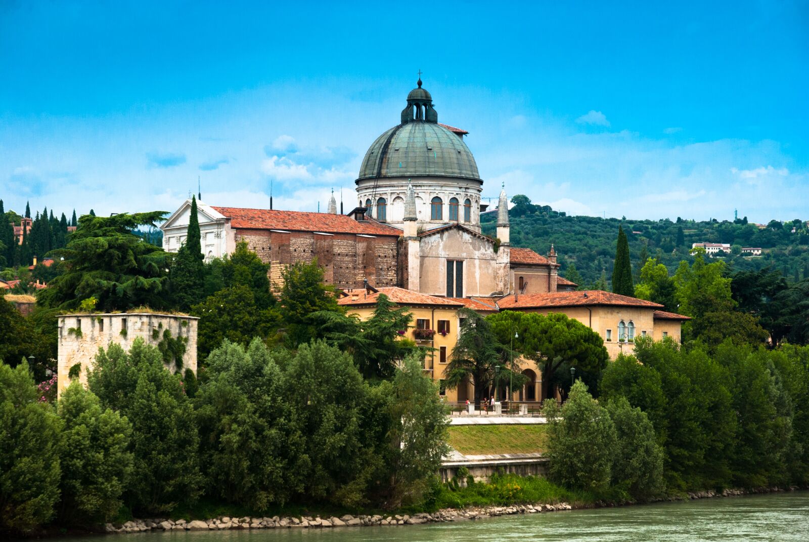 Nikon D80 sample photo. Verona, the sun, holidays photography