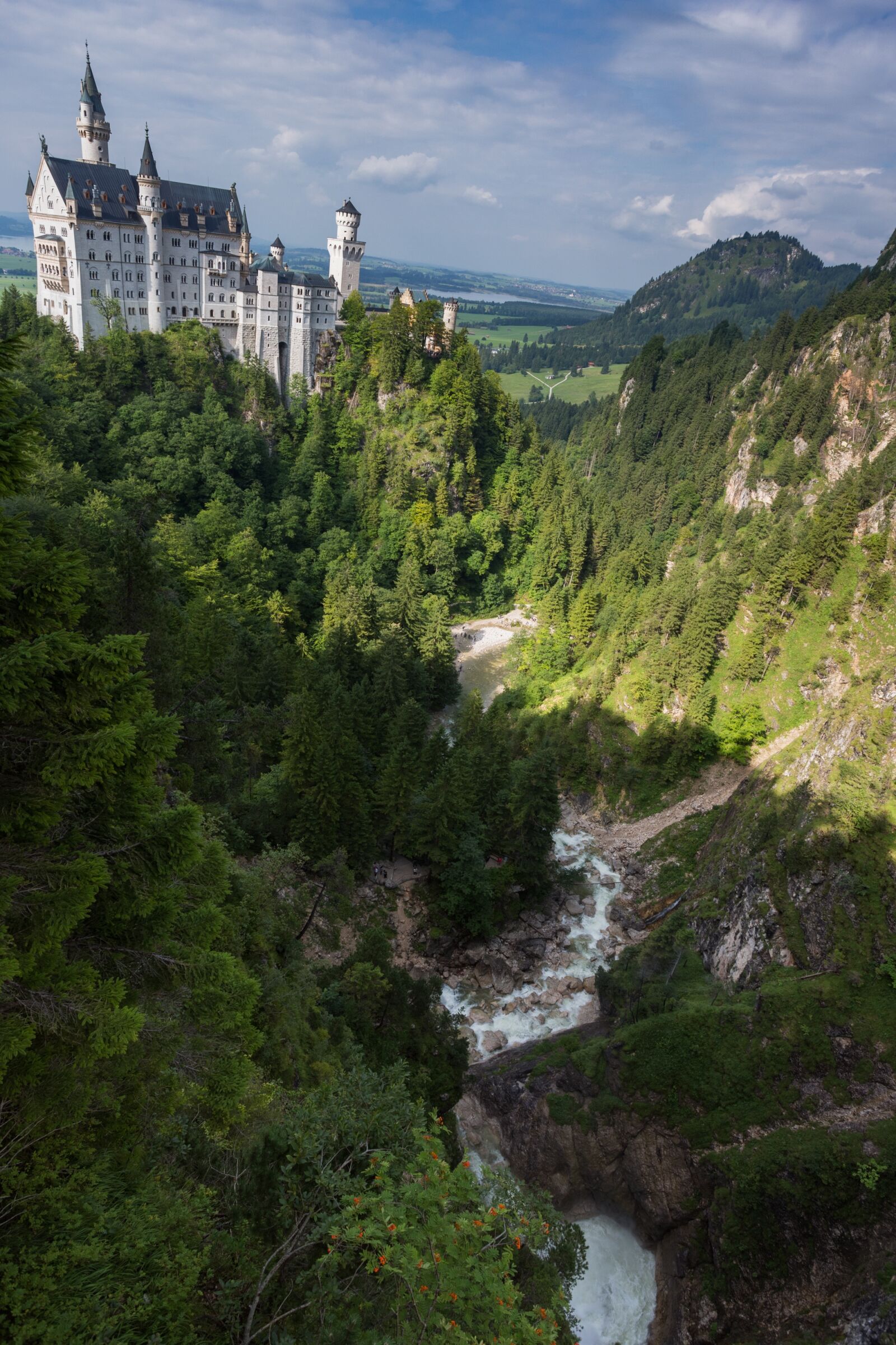 Canon EF 17-40mm F4L USM sample photo. Neuschwanstein castle, bavaria, famous photography