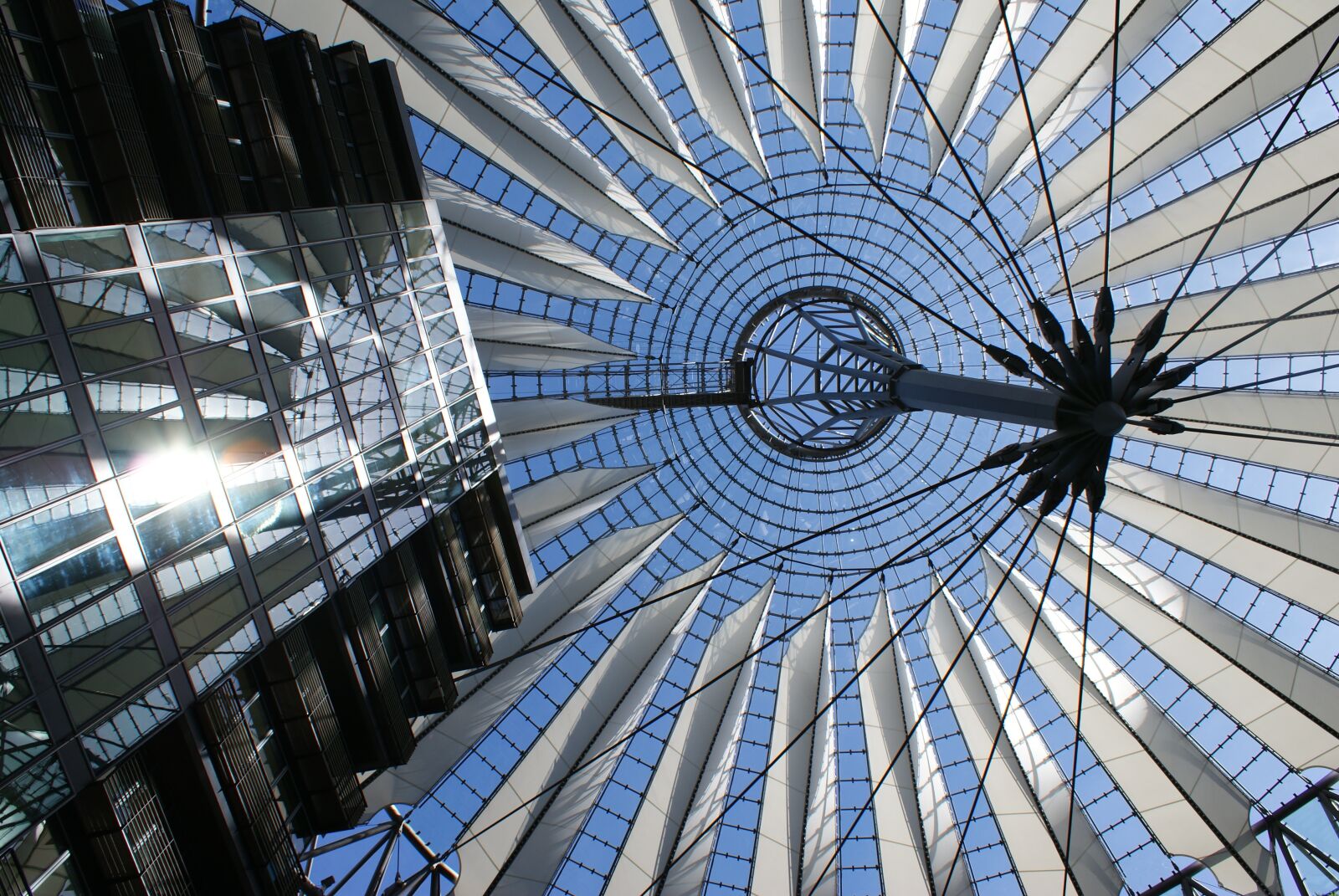 Sony Alpha DSLR-A200 sample photo. Architecture, modern, glass photography
