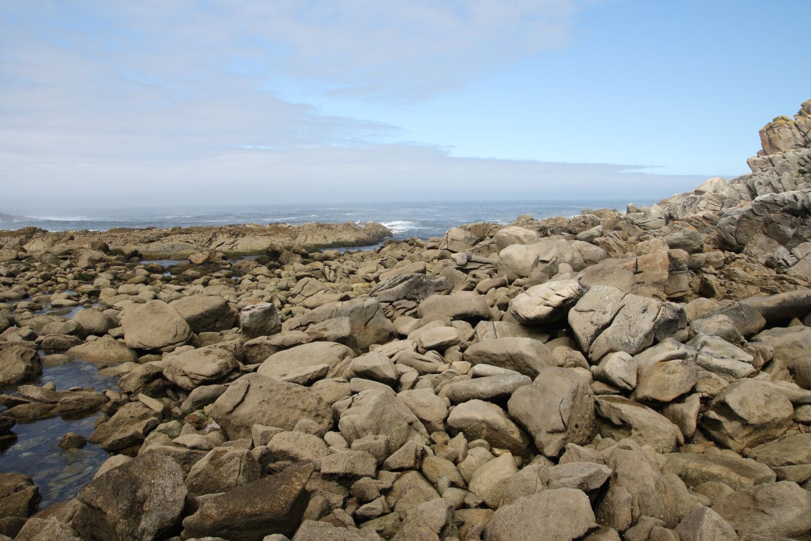 Canon EOS 1000D (EOS Digital Rebel XS / EOS Kiss F) sample photo. Landscape, stones, sky photography