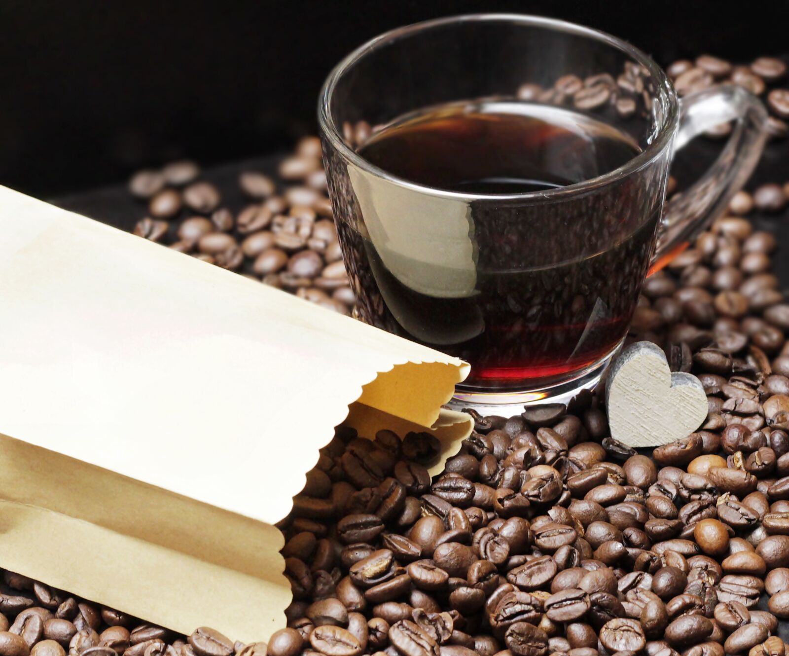 Canon EOS 100D (EOS Rebel SL1 / EOS Kiss X7) sample photo. Coffee beans, coffee cup photography