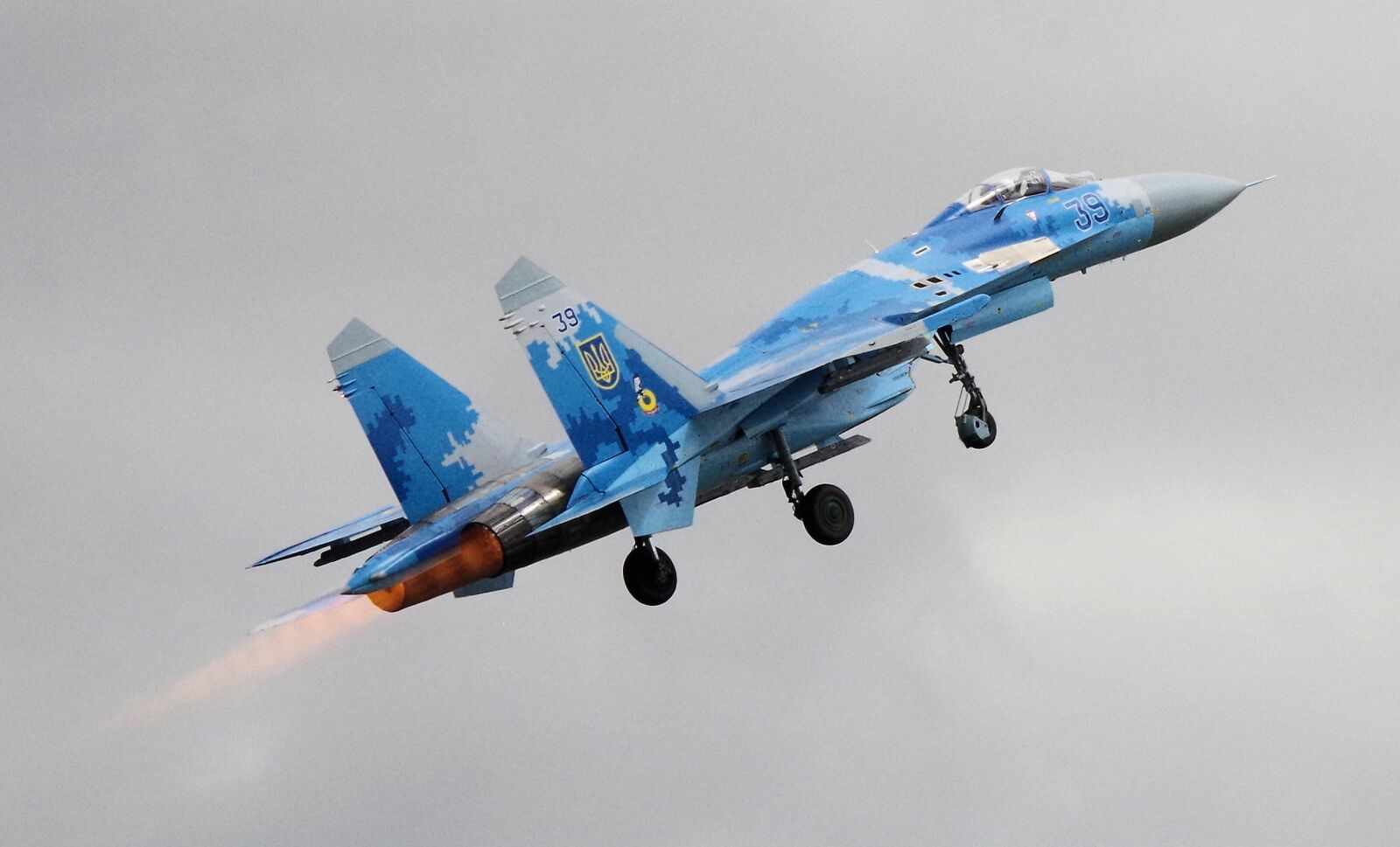 Pentax K-30 sample photo. Su27, jet, fighter photography