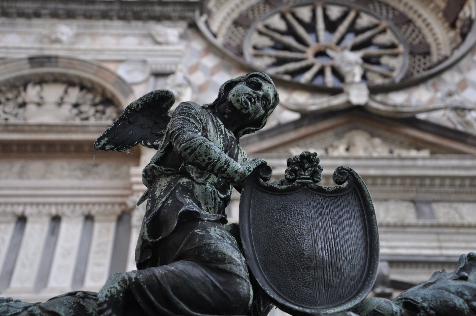 Nikon D5000 sample photo. Bergamo, statue, angel photography