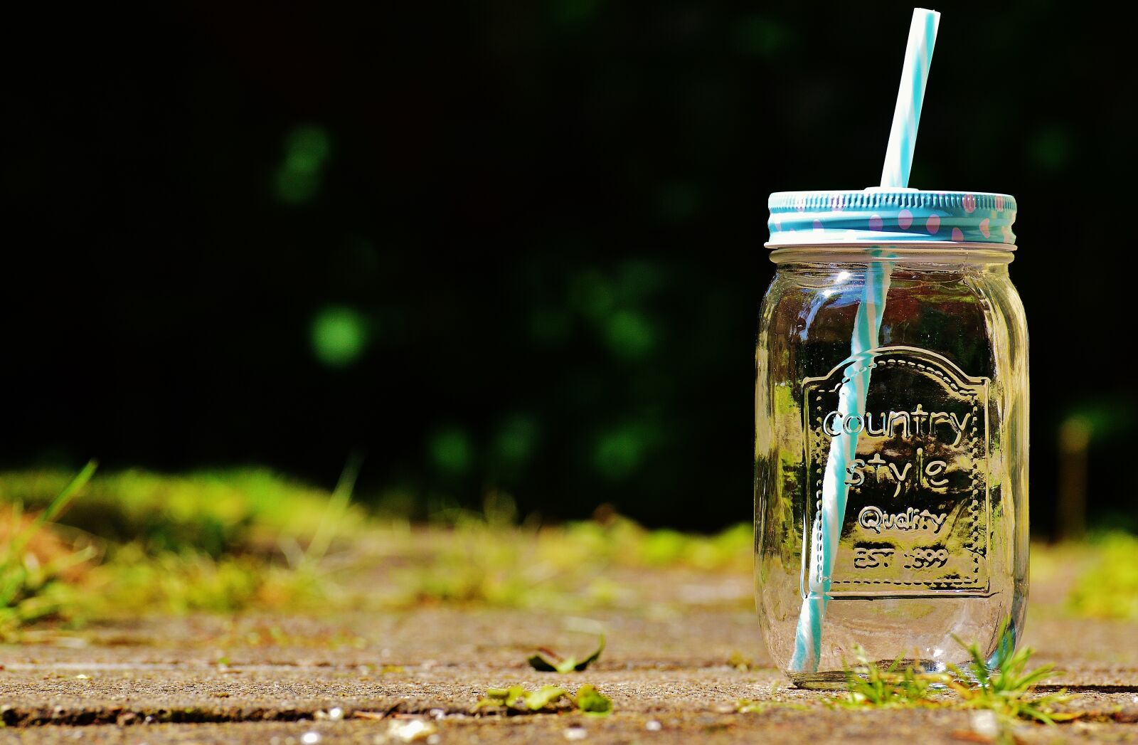 Nikon D3200 sample photo. Trinkglas summer, color, straw photography