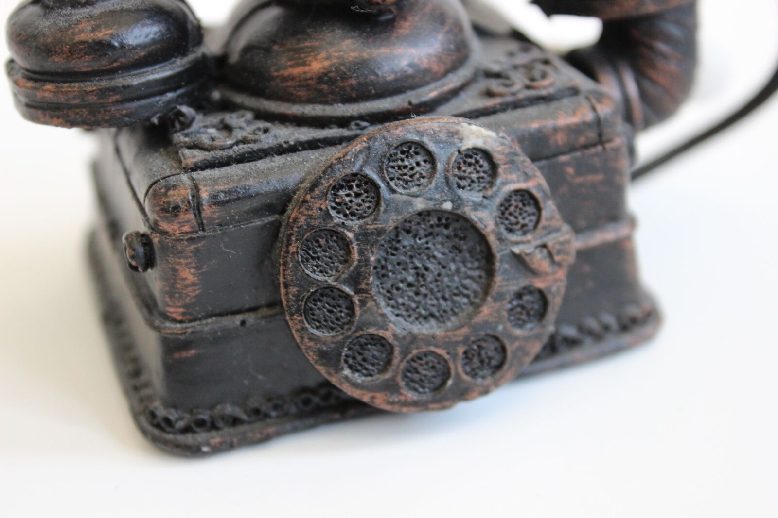 Canon EOS 600D (Rebel EOS T3i / EOS Kiss X5) sample photo. Telephone, music, musical photography