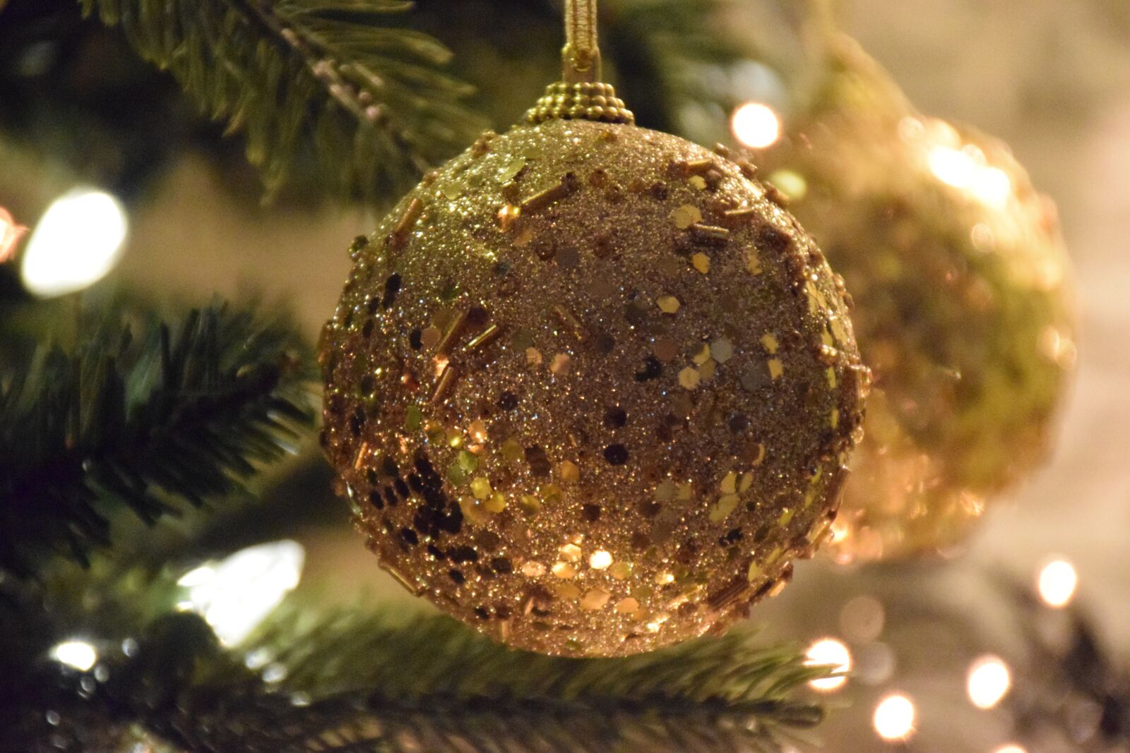 Nikon D5300 sample photo. Christmas, christmas bauble, christmas photography