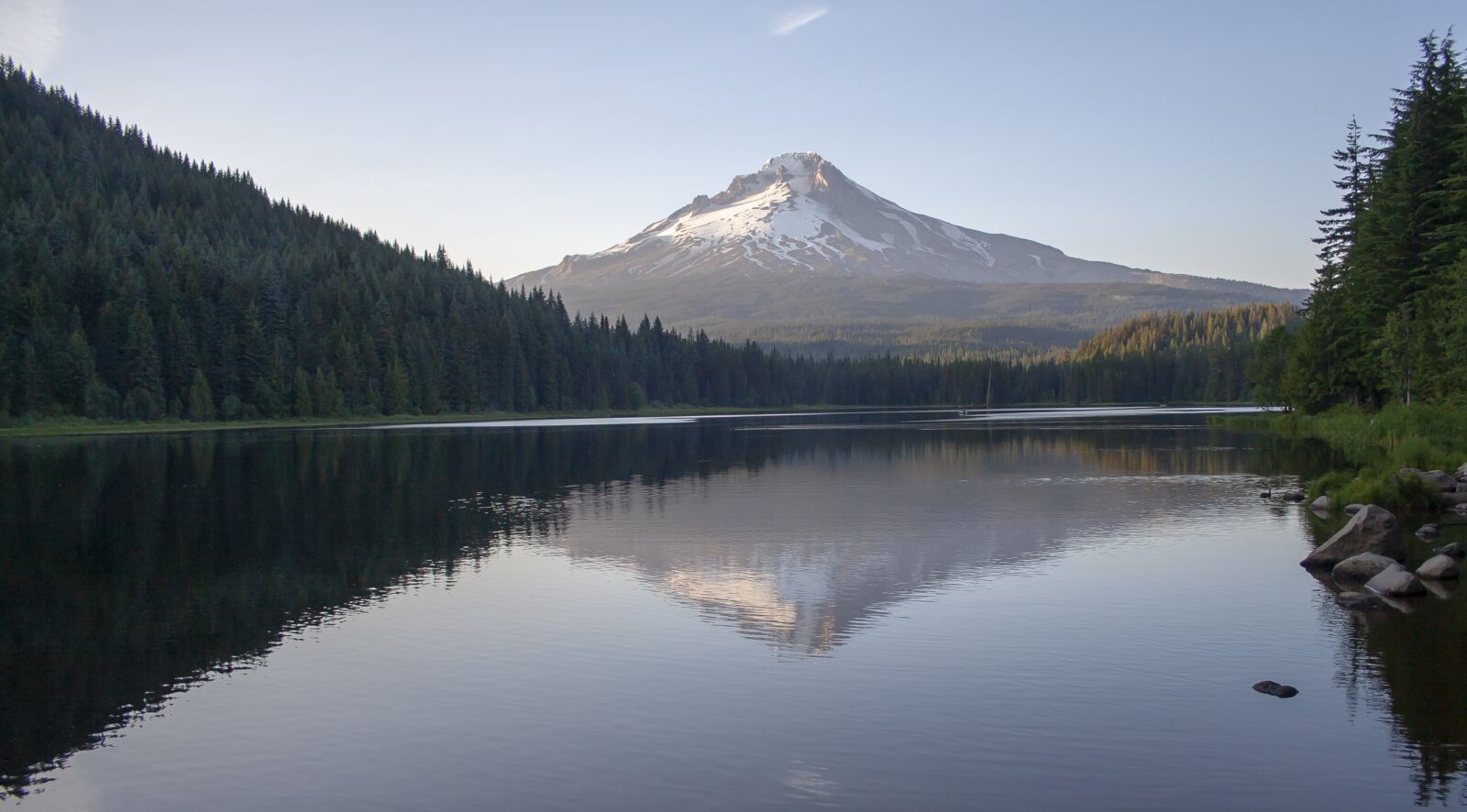 Canon EOS 350D (EOS Digital Rebel XT / EOS Kiss Digital N) sample photo. Mount hood, trillium lake photography
