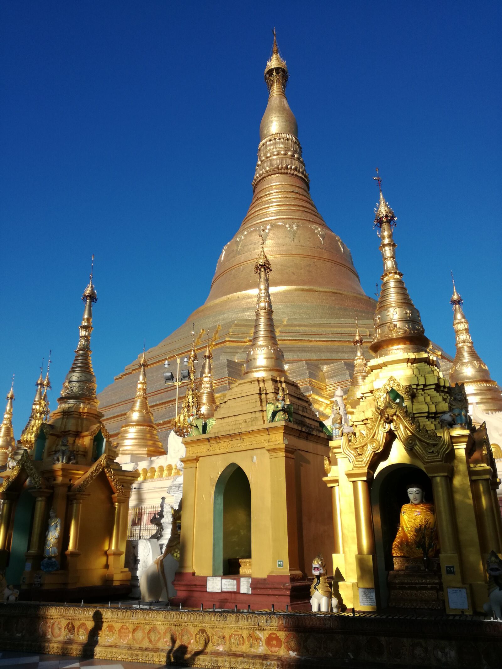 HUAWEI P9 LITE sample photo. Myanmar, buddhism, temple photography