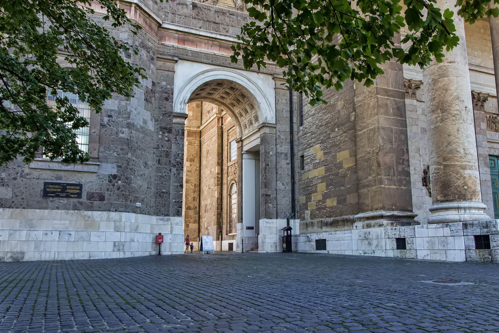 Canon EOS 600D (Rebel EOS T3i / EOS Kiss X5) sample photo. Esztergom, hungary, the basilica photography