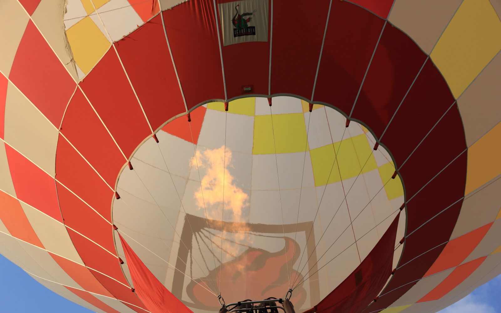 Canon EOS 550D (EOS Rebel T2i / EOS Kiss X4) sample photo. Balloon, hot air balloon photography