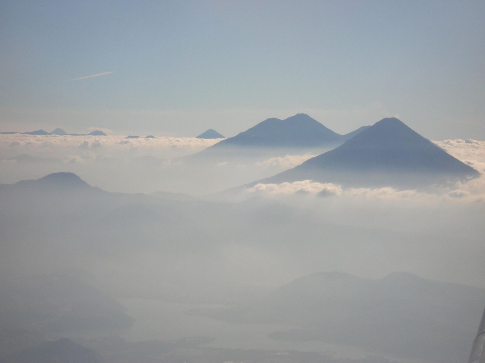 Sony DSC-W50 sample photo. Flying, volcanoes, lakes, guatemala photography