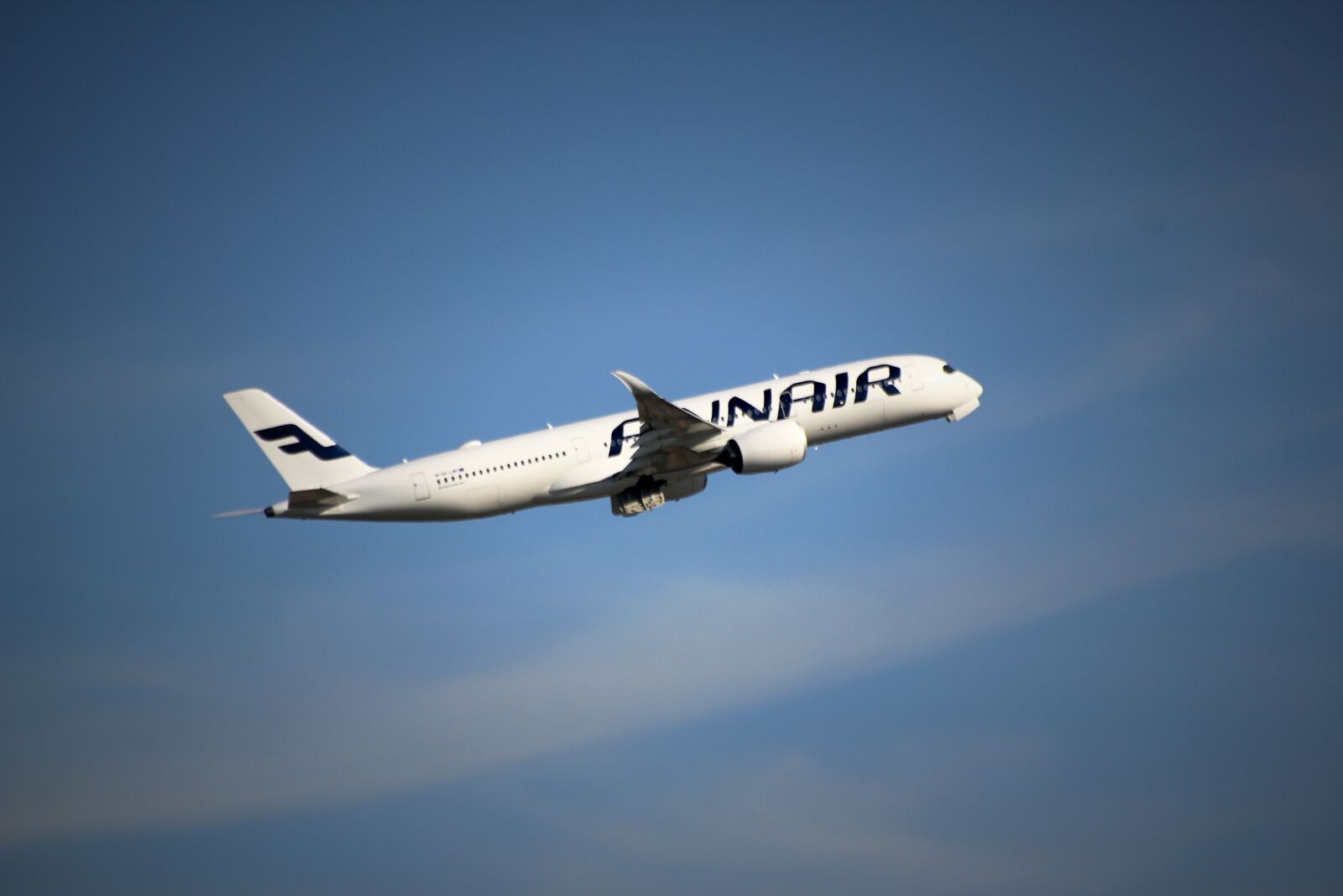 Canon EOS 550D (EOS Rebel T2i / EOS Kiss X4) sample photo. Aircraft, finnair, fly photography