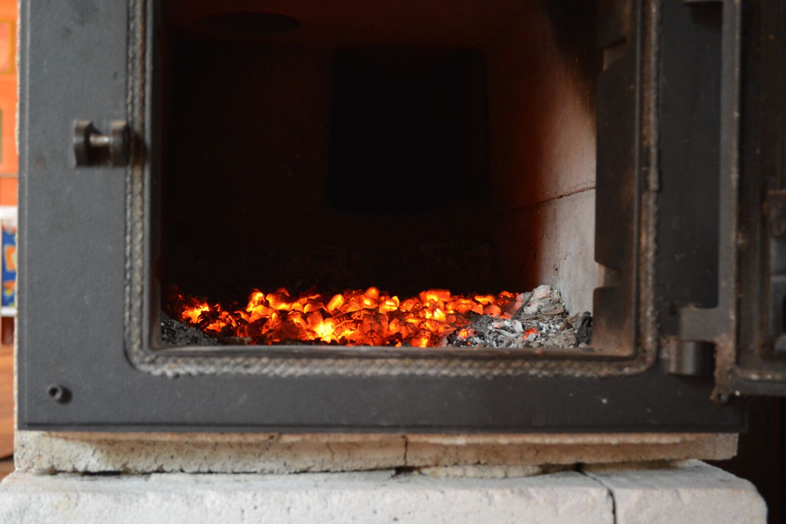 Nikon D5200 sample photo. Oven, embers, hot photography