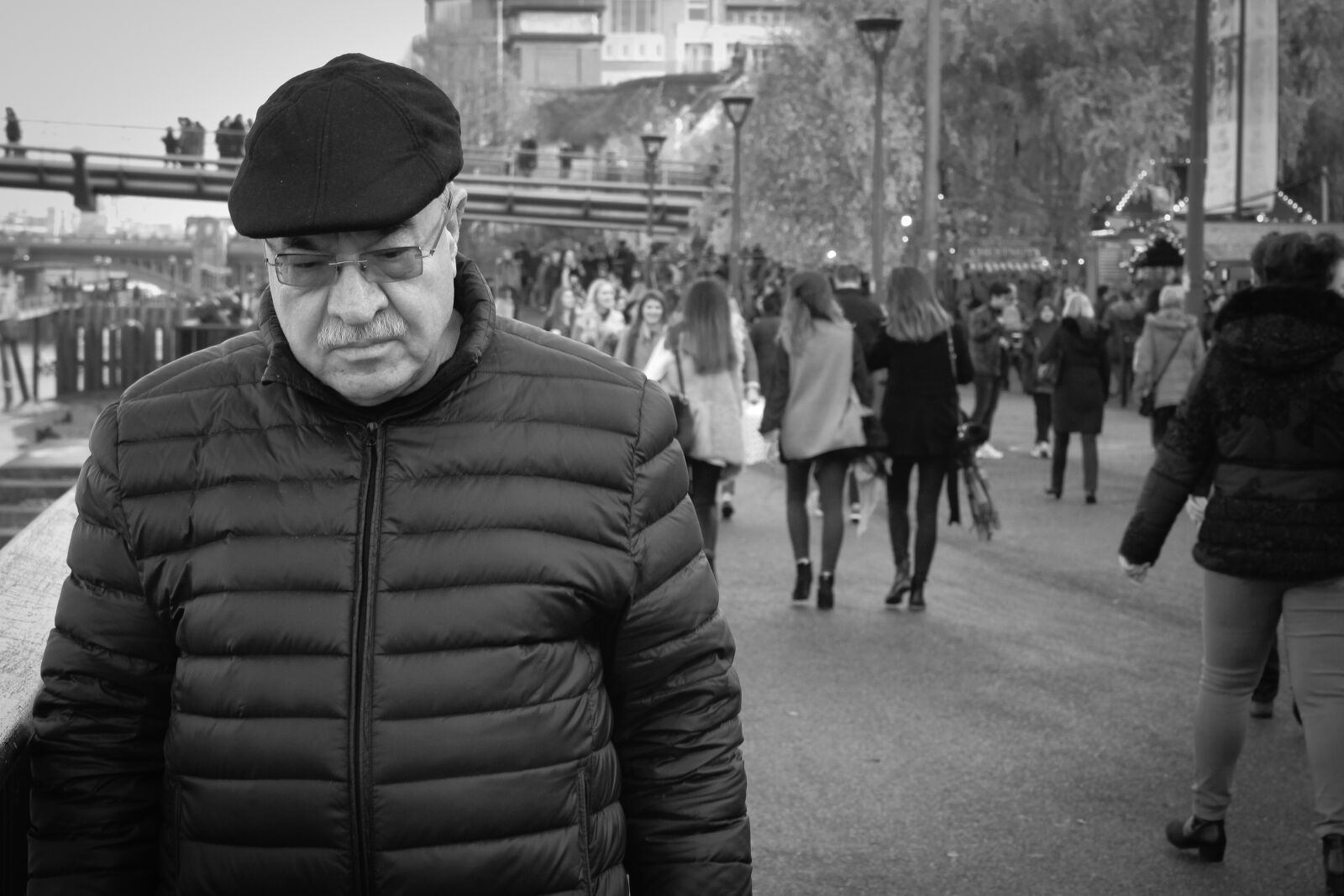 Canon EOS 1200D (EOS Rebel T5 / EOS Kiss X70 / EOS Hi) sample photo. London, street, man photography
