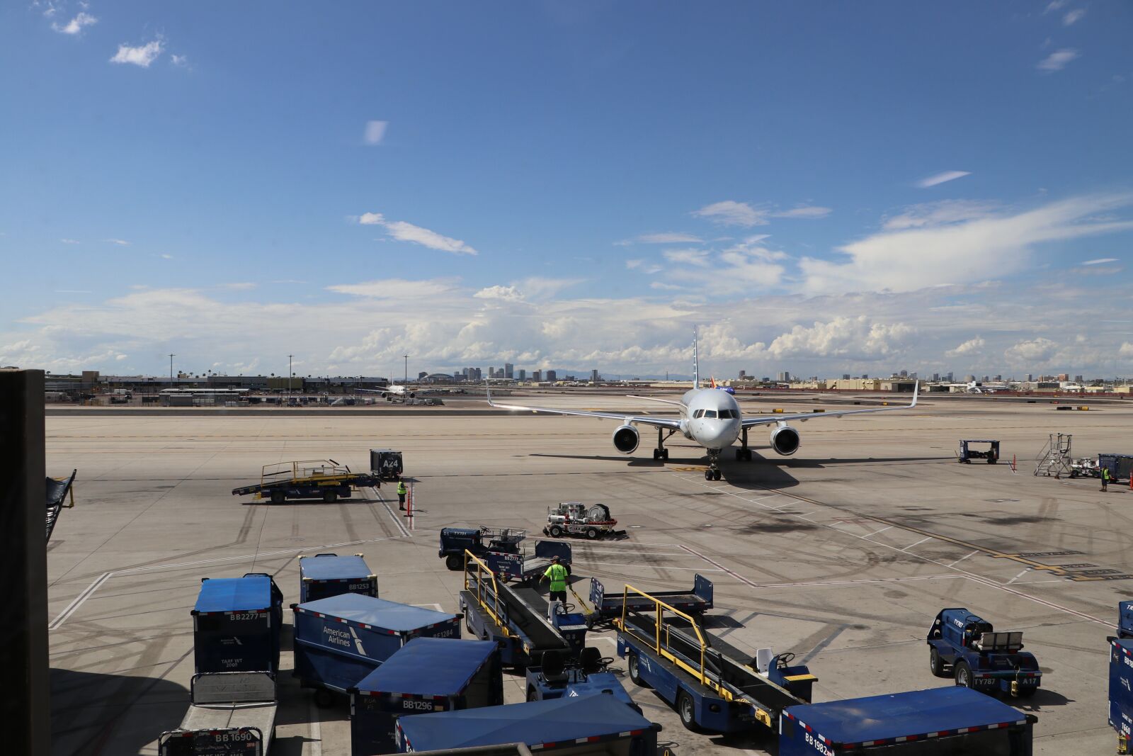 Canon EF-S 18-135mm F3.5-5.6 IS USM sample photo. Airport, board, transport photography