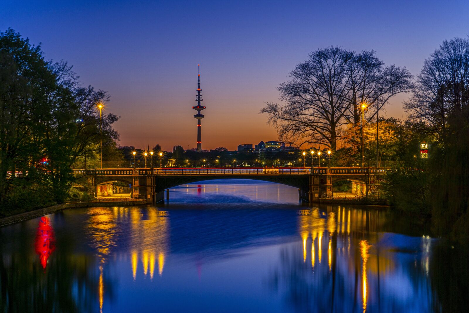 Sony a6000 sample photo. Hamburg, alster, sky photography