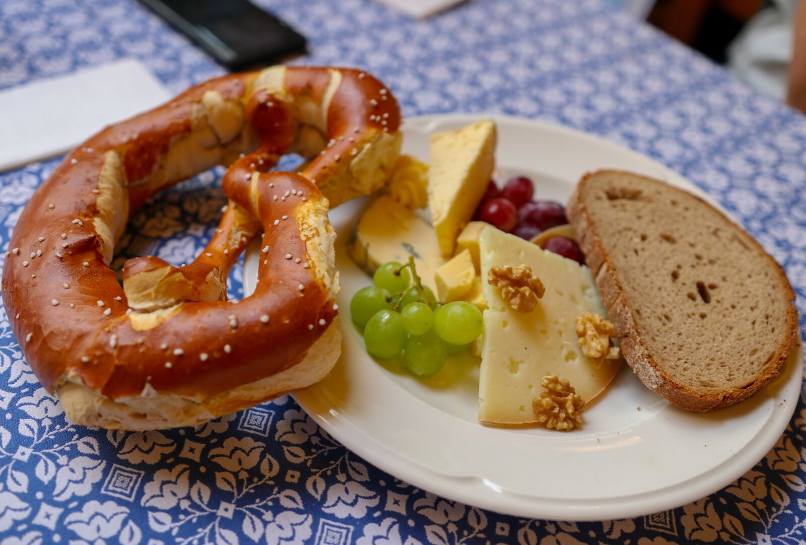 Canon 18-35mm F1.8 DC HSM | Art 013 sample photo. Pretzel, munich, germany photography