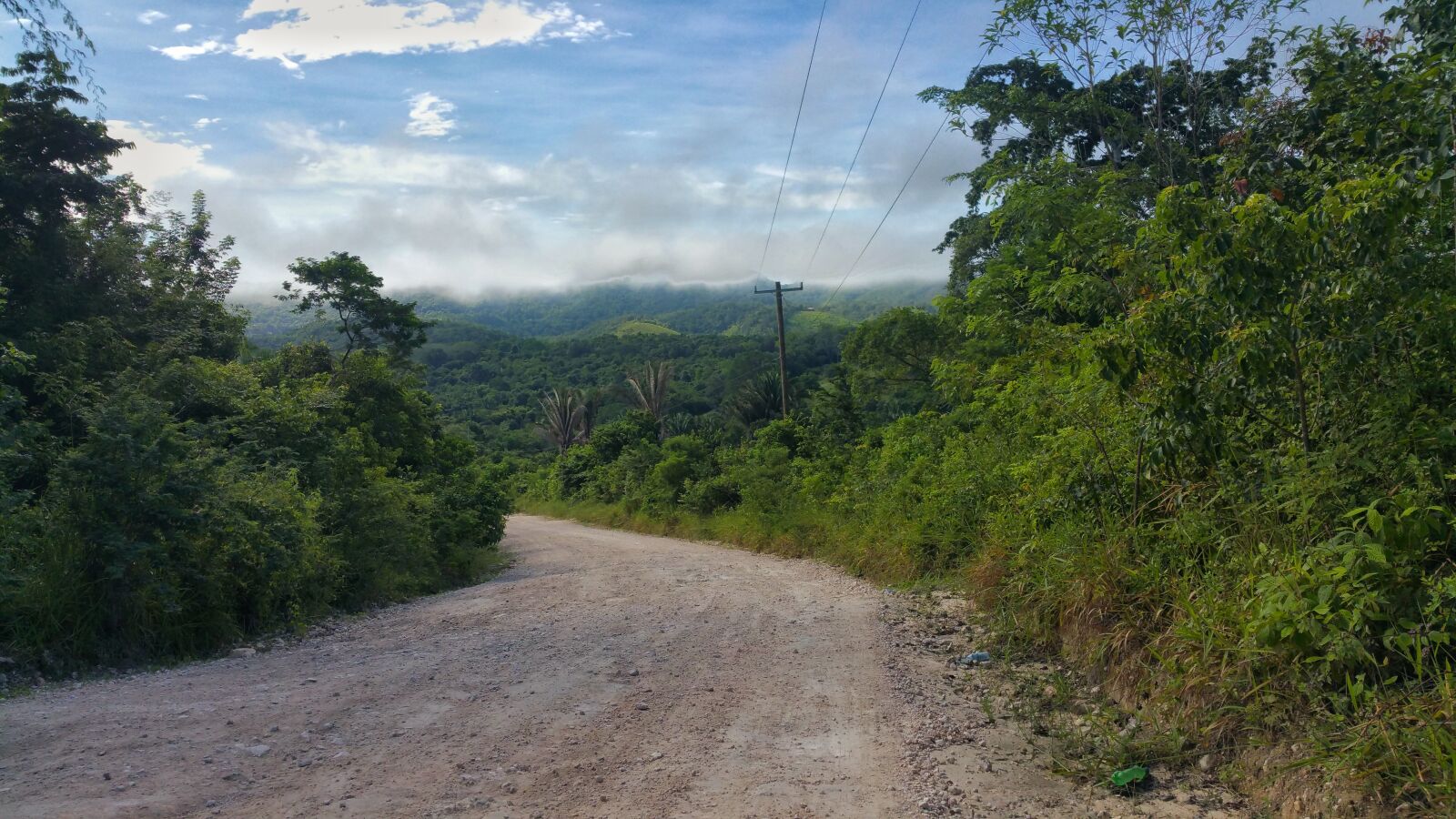 Samsung Galaxy Note4 sample photo. Road, gravel road, belize photography