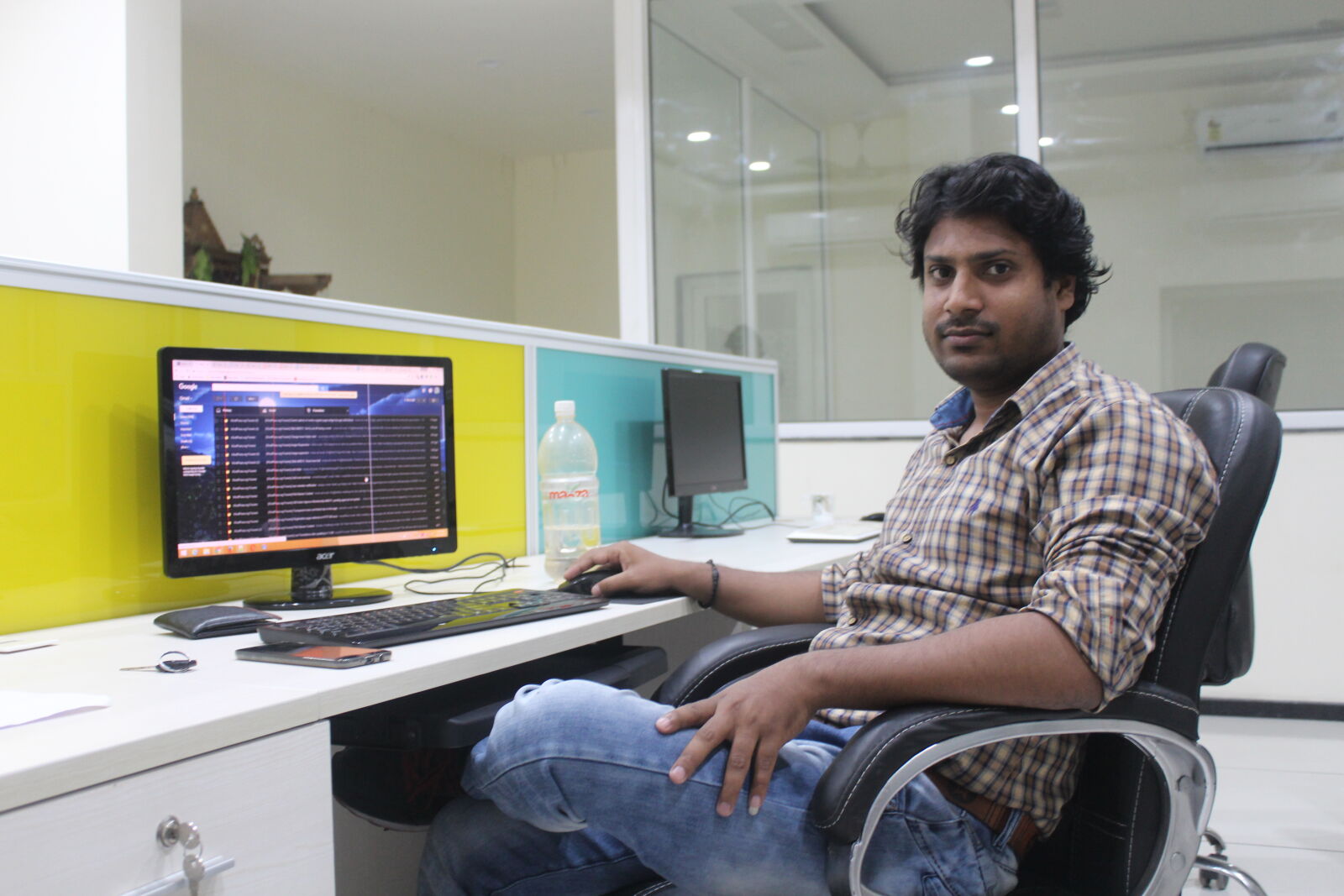 Canon EOS 700D (EOS Rebel T5i / EOS Kiss X7i) sample photo. Coworker, office, workers photography