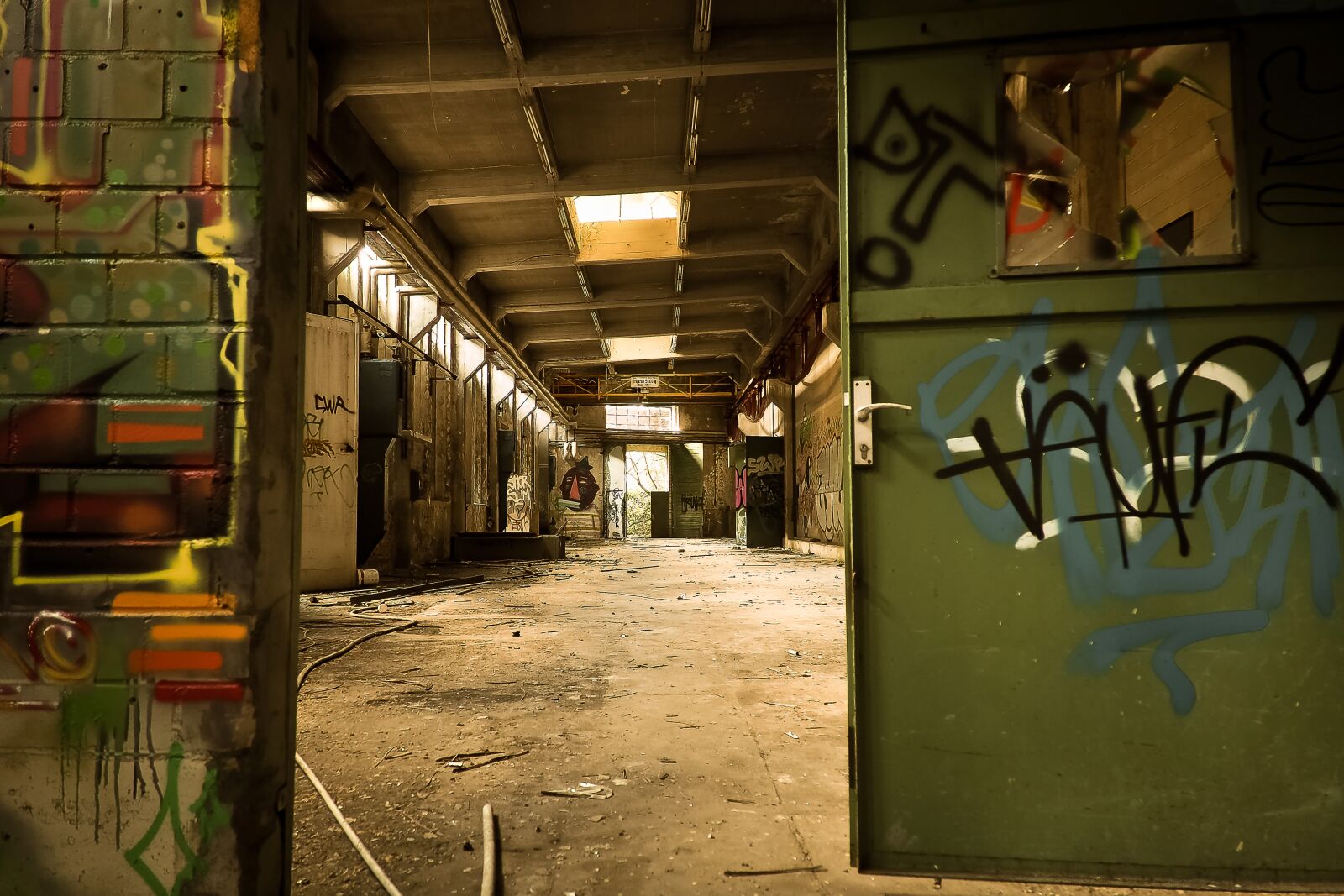 Olympus OM-D E-M10 sample photo. Lost places, factory, old photography