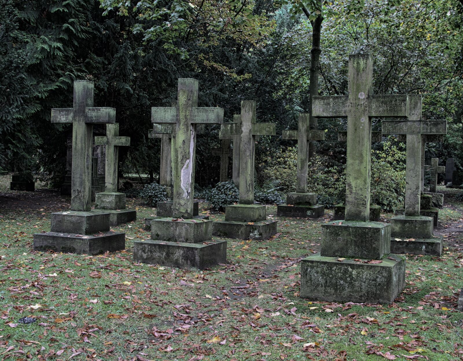 Canon EOS 7D + Canon EF 24-105mm F4L IS USM sample photo. Crosses, memorial, old cemetery photography