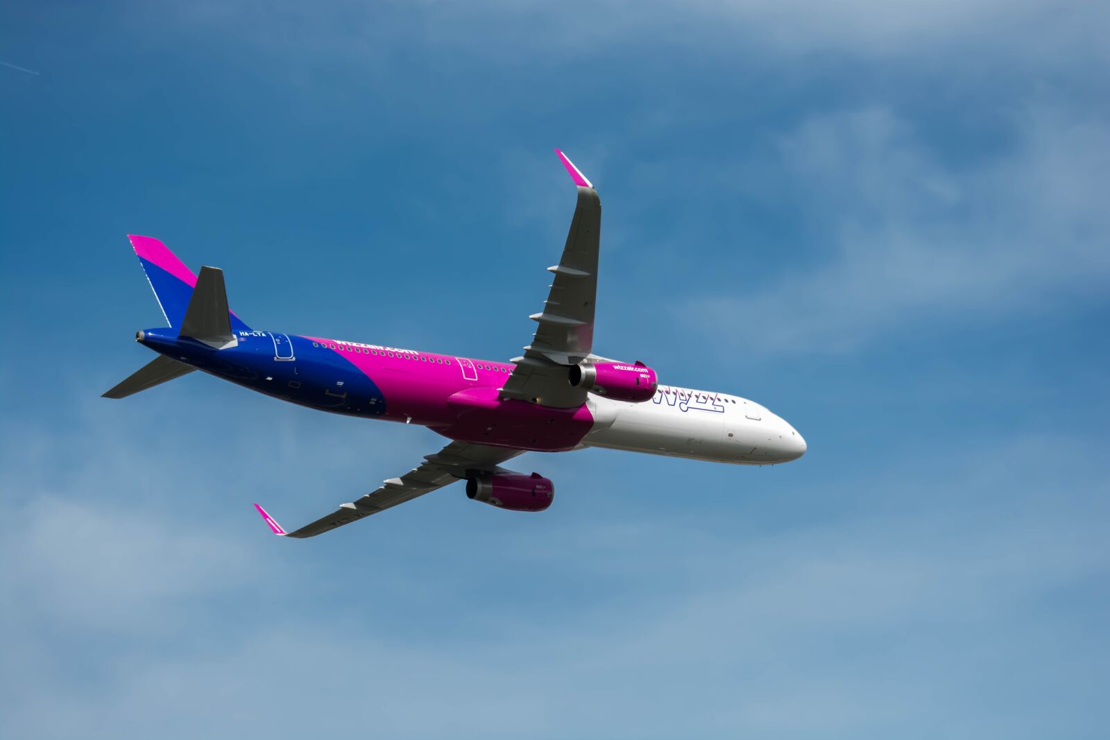 Nikon D5200 sample photo. Aircraft, flight, passenger aircraft photography