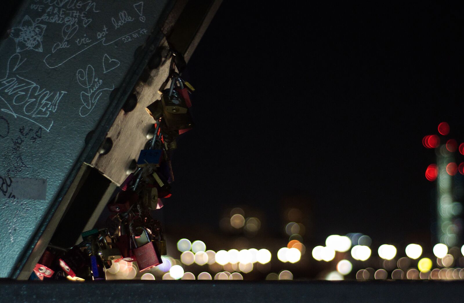 Nikon D90 sample photo. Frankfurt, night, love photography