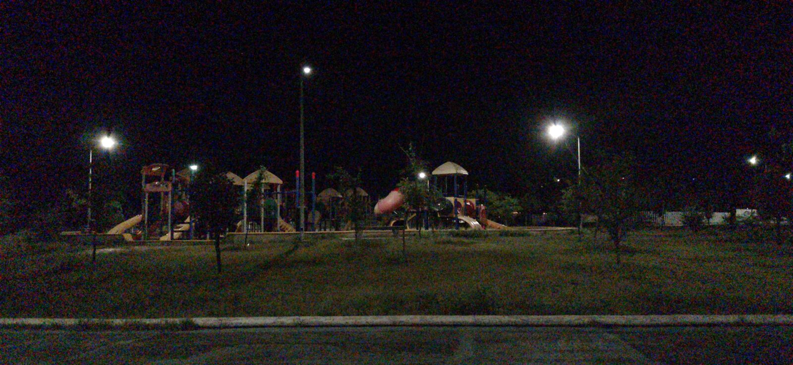 HUAWEI YAL-L21 sample photo. Night, park, games photography
