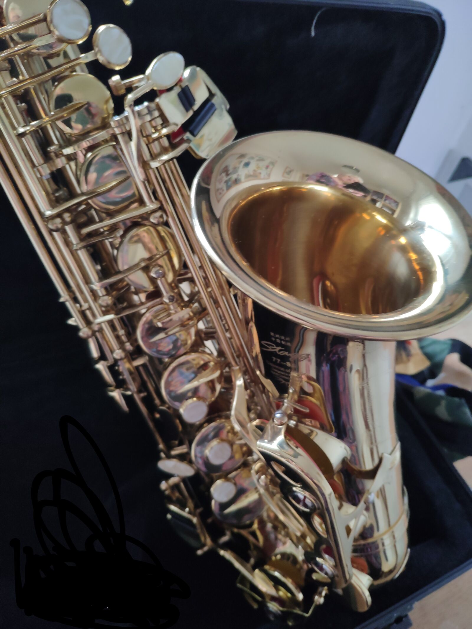 Xiaomi MI 8 sample photo. Saxophone, brass instrument, musical photography