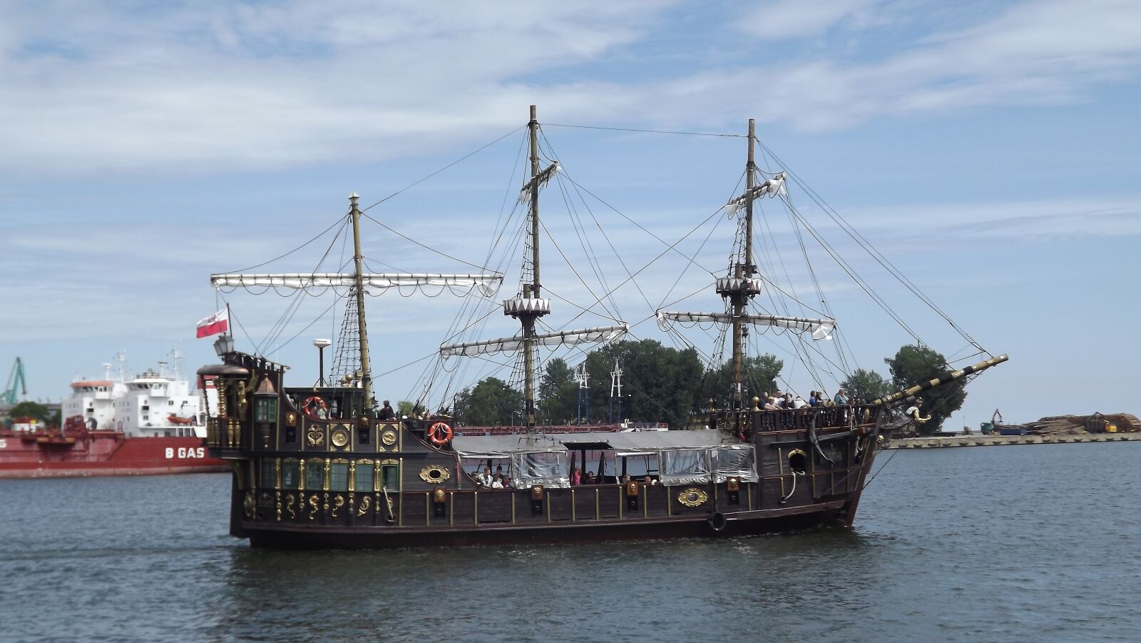Fujifilm FinePix S3400 sample photo. Panorama, schooner, ship photography