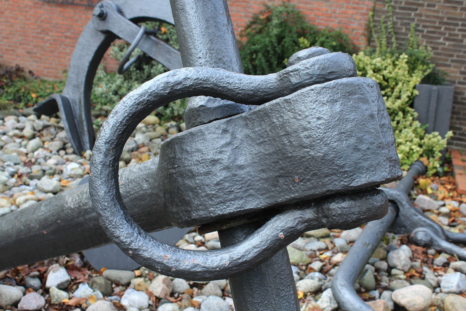 Canon EOS 600D (Rebel EOS T3i / EOS Kiss X5) sample photo. Anchor, iron, metal photography