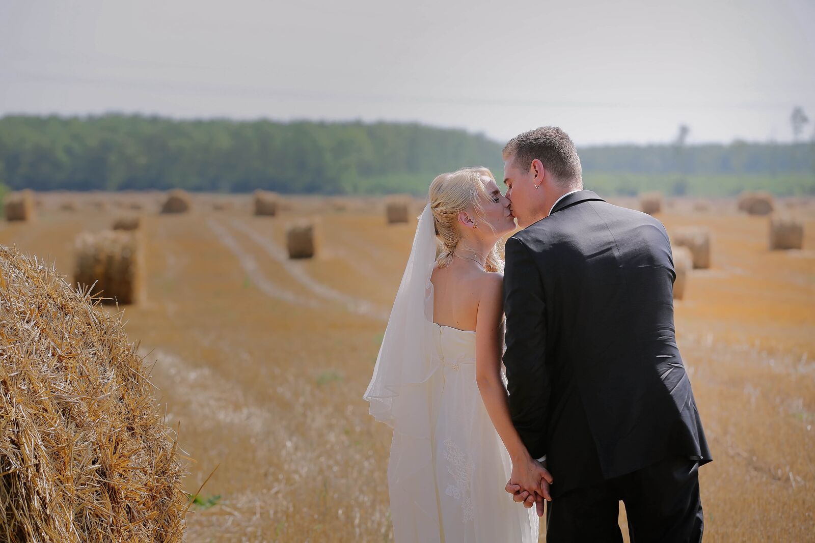 Canon EOS 5D Mark III sample photo. Bride, broom, wheatfield, hay photography