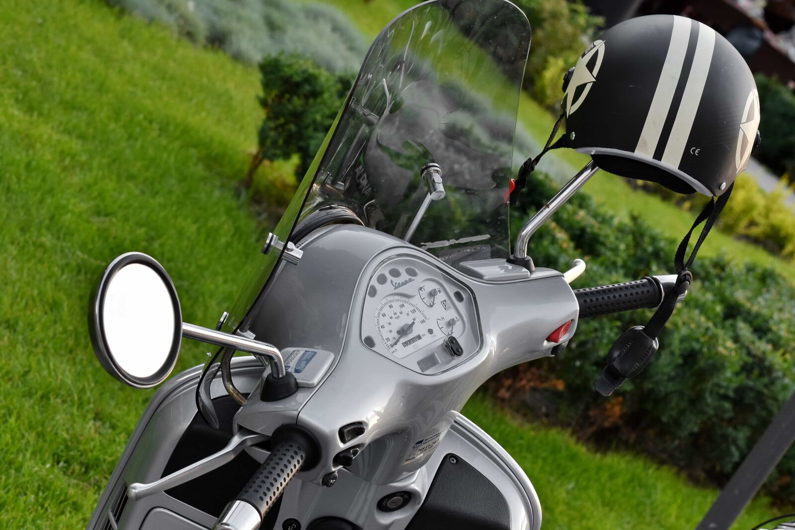 Nikon D5500 sample photo. Helmet, moped, speedometer, steering photography