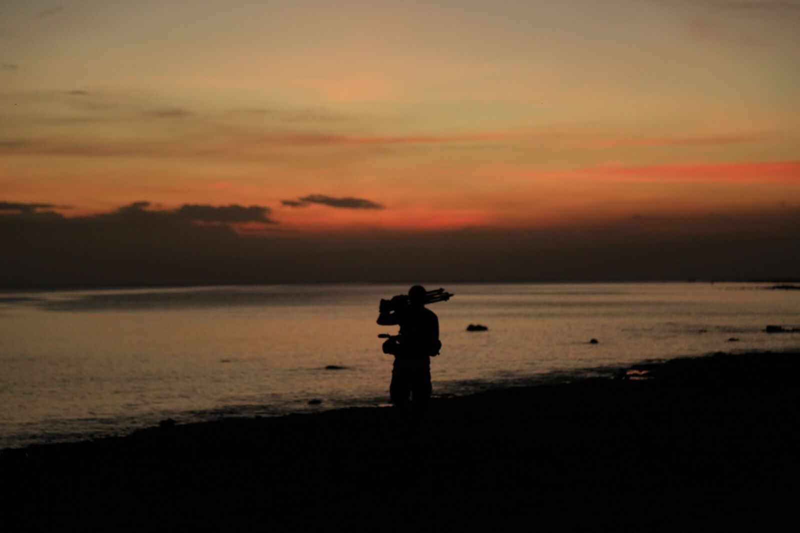 Canon EF 24-105mm F4L IS USM sample photo. Sunset, cameraman, camera photography