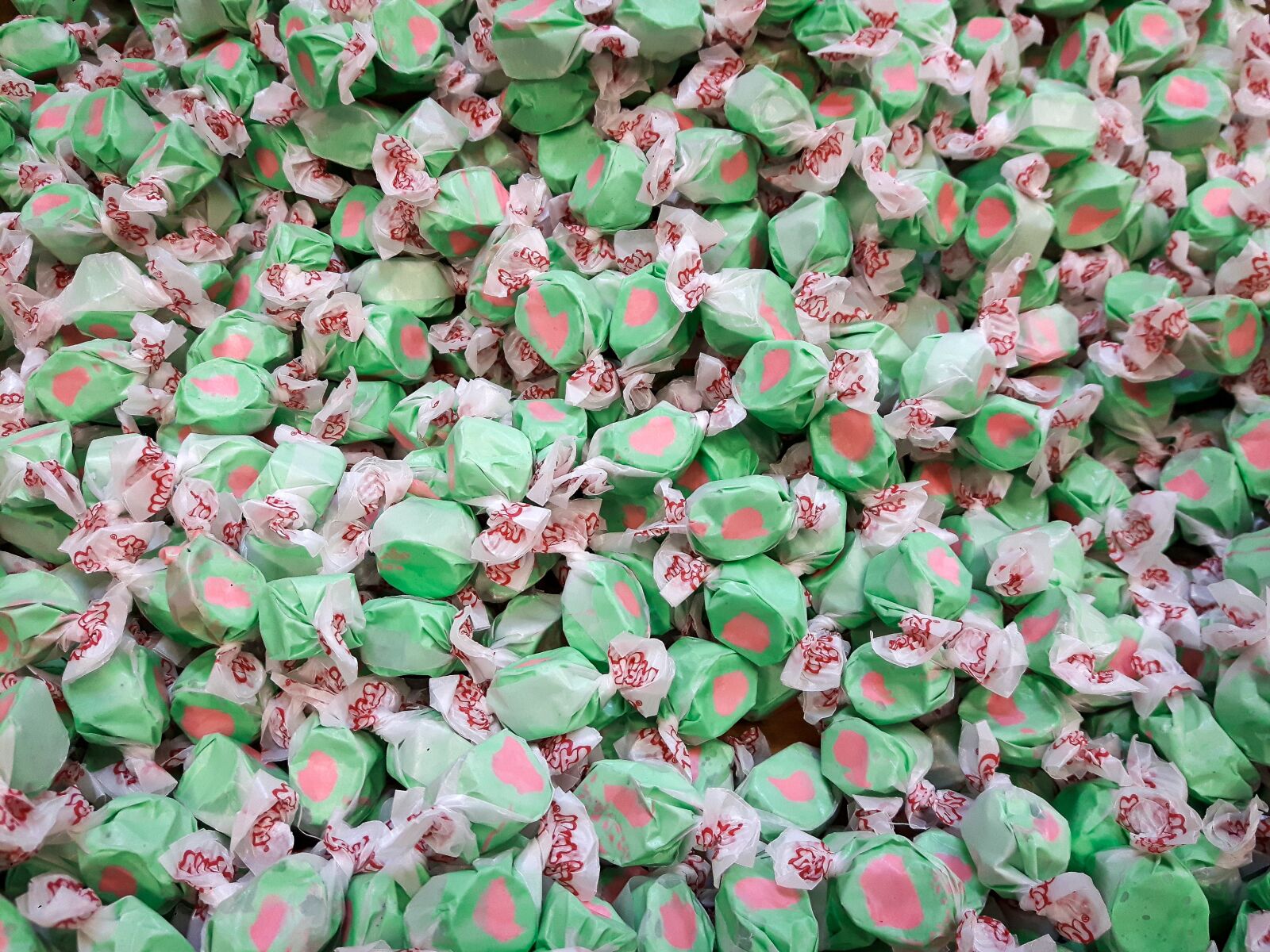Samsung Galaxy S5 Neo sample photo. Candy, sweet, eat photography