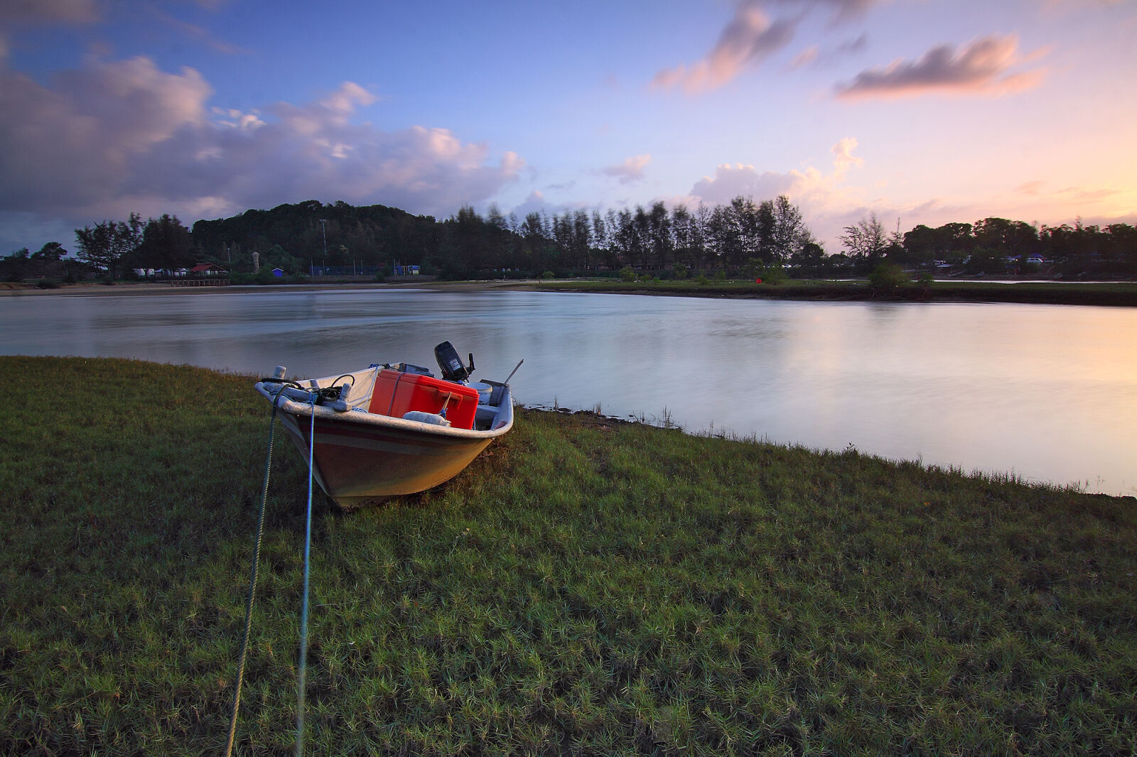 Canon EOS 50D sample photo. Boat, dawn, grass, landscape photography