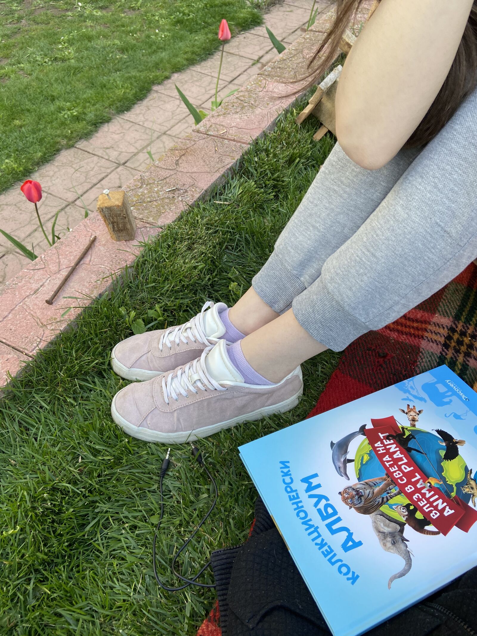 Apple iPhone 11 sample photo. Legs, steps, human photography