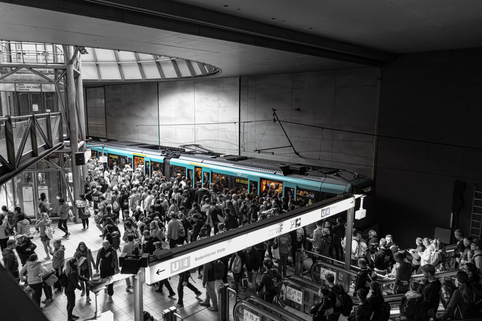 Canon EOS 90D sample photo. Crowd, people, building photography