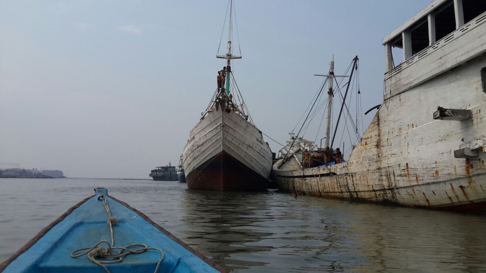 Samsung Galaxy S4 sample photo. Harbor, sea photography