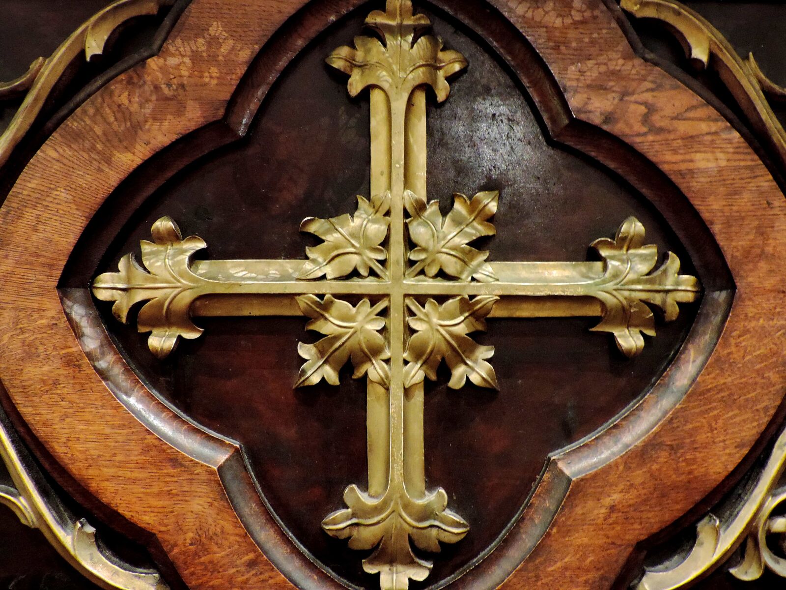 Nikon Coolpix P520 sample photo. Carving, detail, church, covering photography