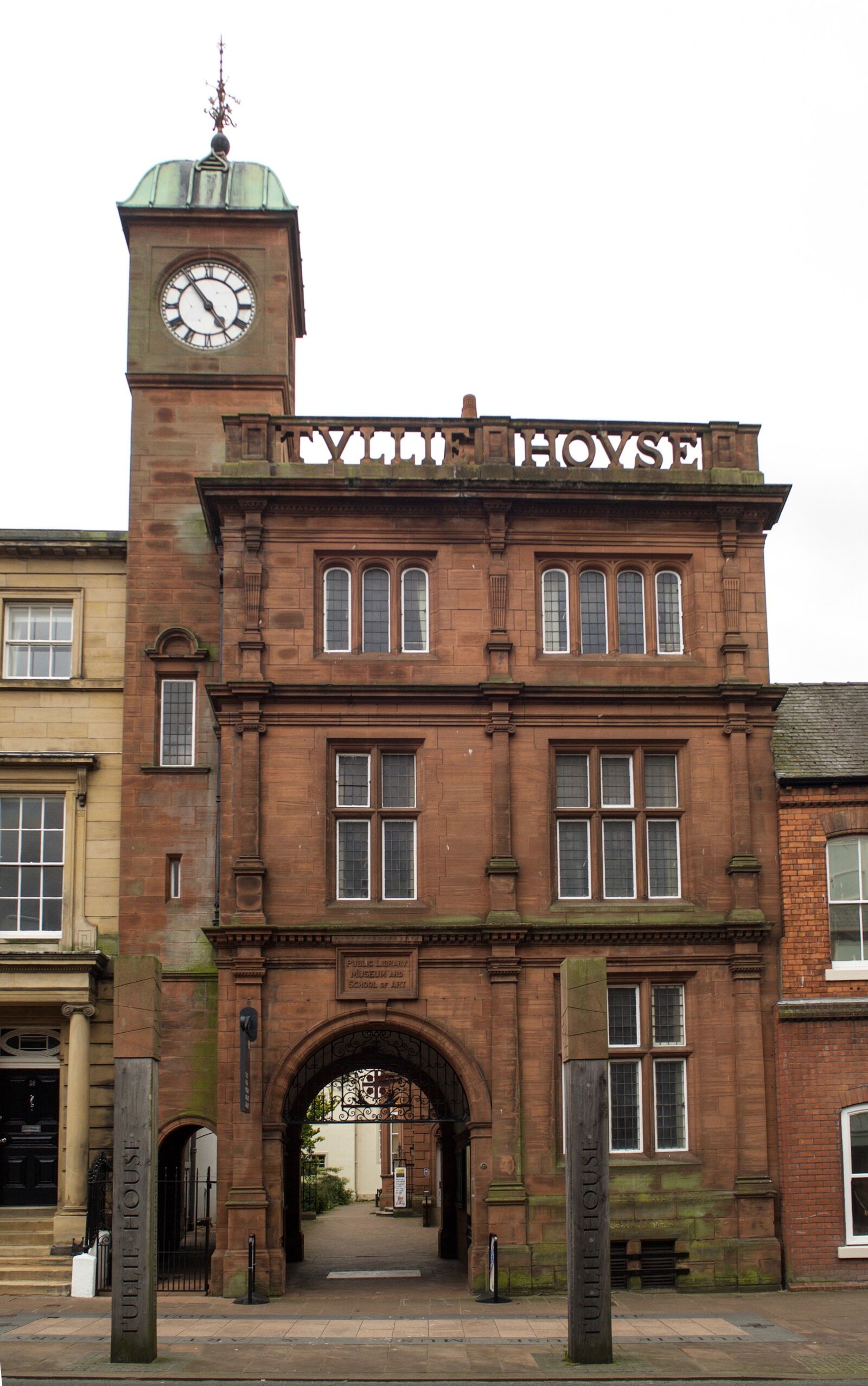 Olympus OM-D E-M10 sample photo. Tullie house, carlisle, museum photography