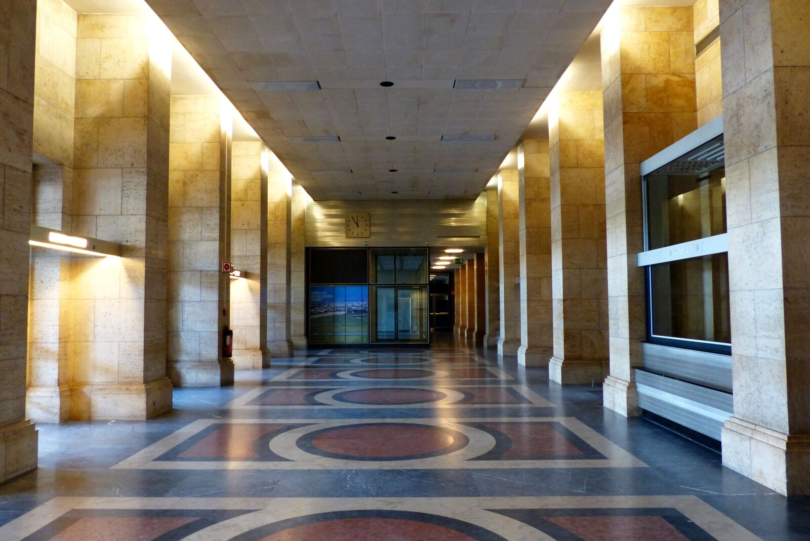 Panasonic Lumix DMC-FZ200 sample photo. Floor, building, inside photography