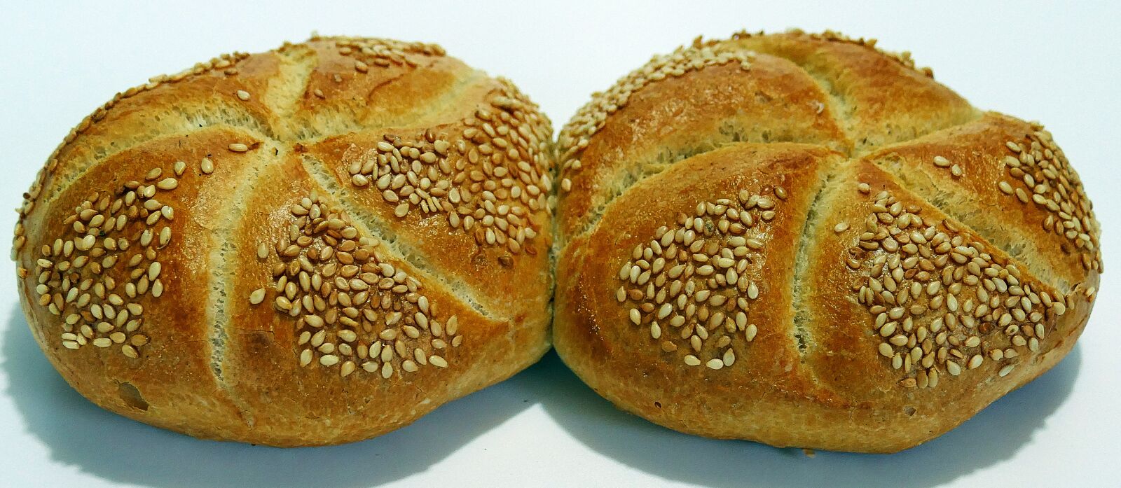 Panasonic Lumix DMC-FZ1000 sample photo. Sesame seed bun, kaiser photography