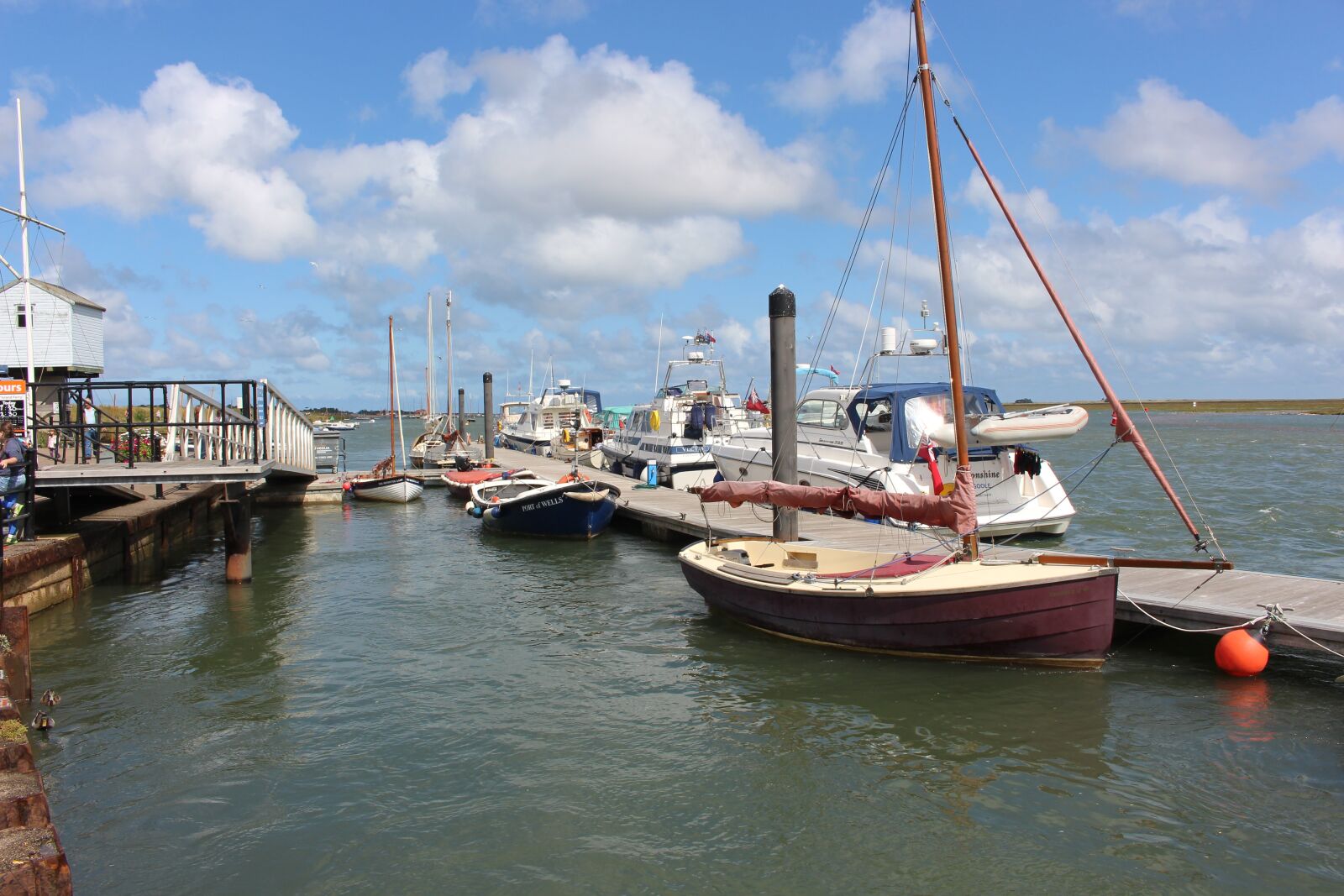 Canon EOS 700D (EOS Rebel T5i / EOS Kiss X7i) sample photo. Water, sea, pier photography