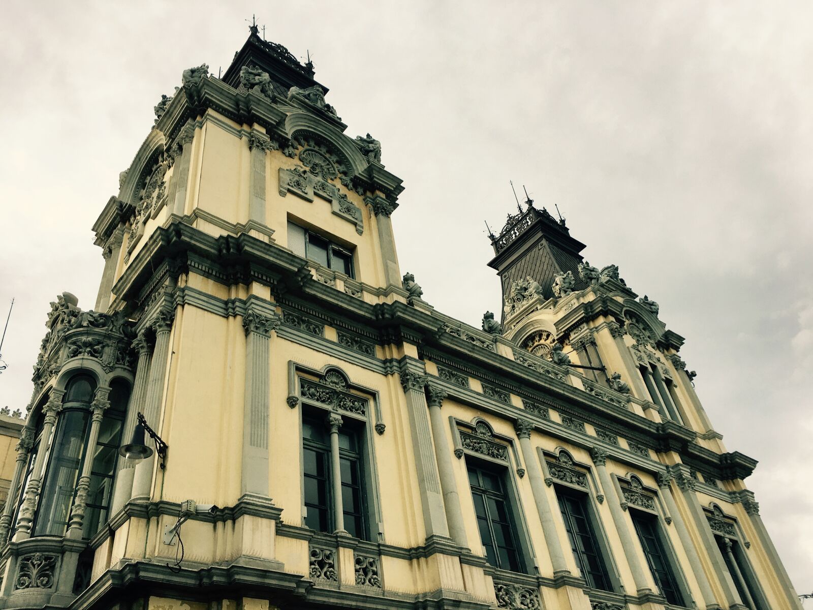 Apple iPhone 6s sample photo. Spain, barcelona, architecture photography