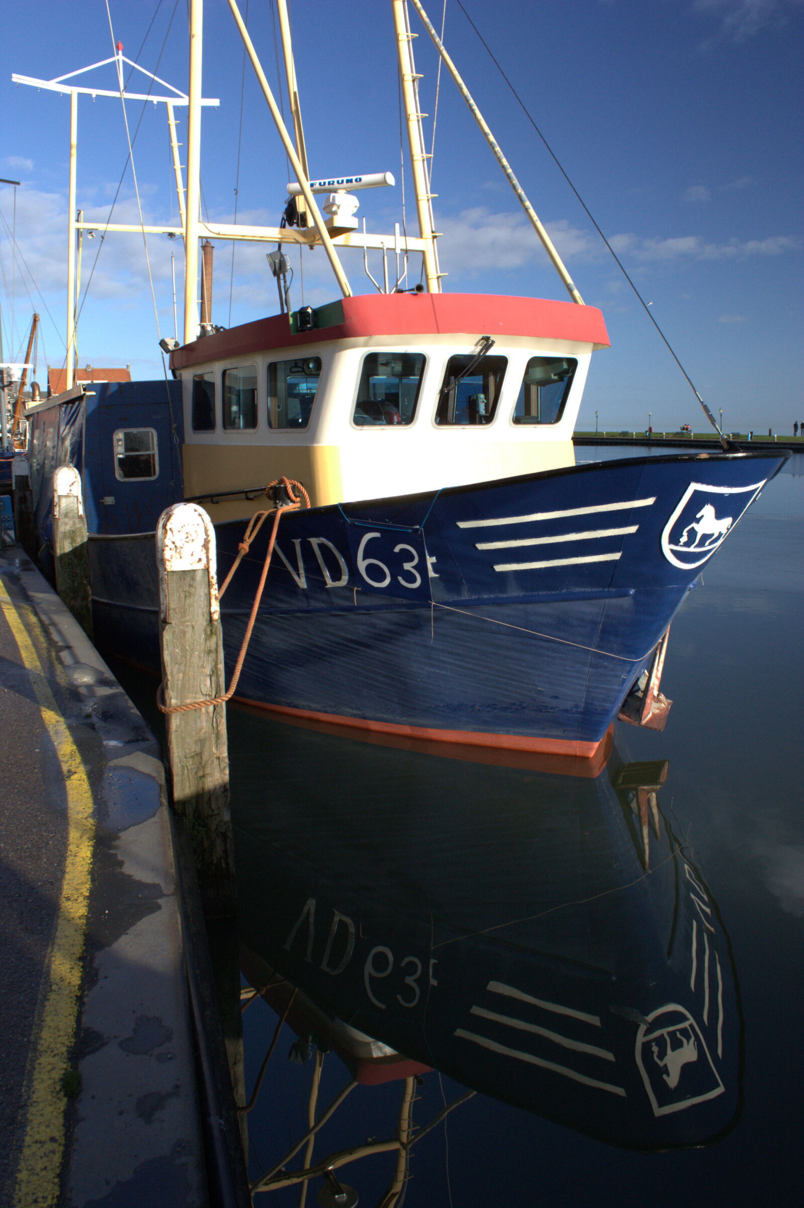 Canon EOS 450D (EOS Rebel XSi / EOS Kiss X2) sample photo. Boat, netherlands, reflex, volendam photography