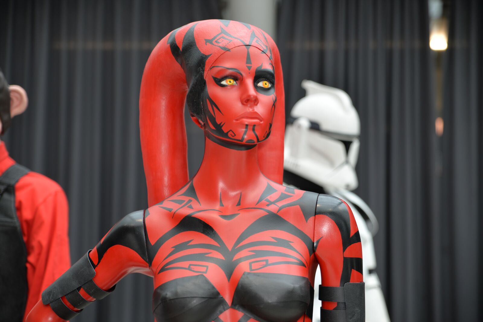 Nikon D610 sample photo. Comiccon, star wars, darth photography