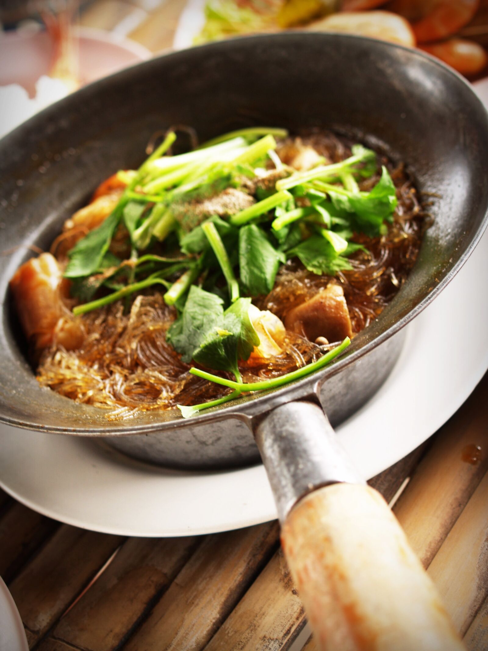 Olympus E-300 (EVOLT E-300) sample photo. Food, thai, chicken photography