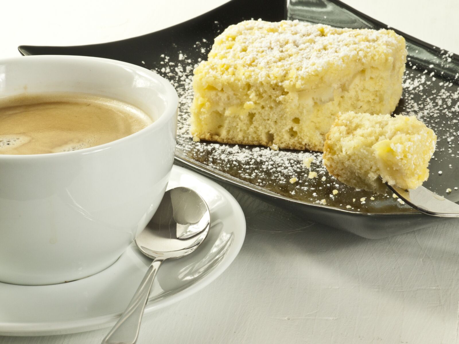 Olympus E-420 (EVOLT E-420) sample photo. Cake, coffee, sheet cake photography