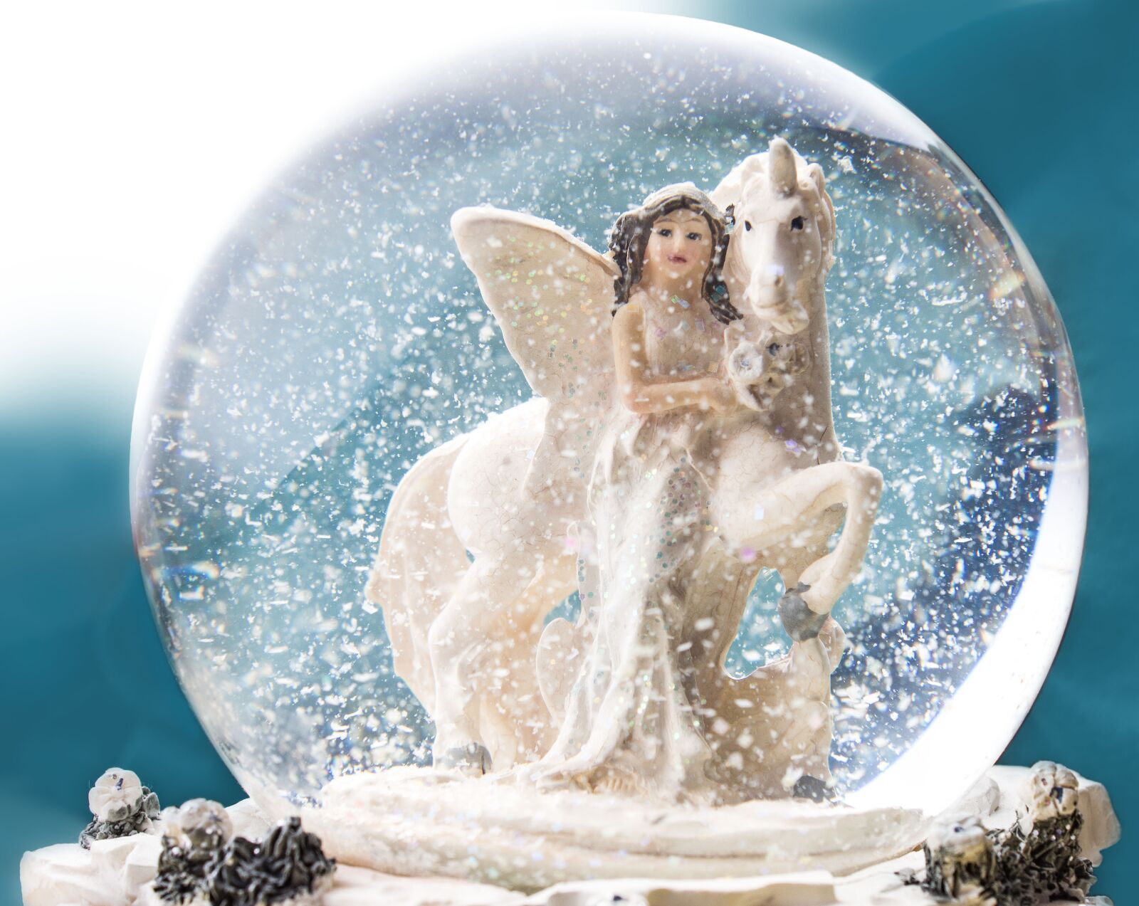Canon EOS 700D (EOS Rebel T5i / EOS Kiss X7i) sample photo. Snow ball, elf, unicorn photography